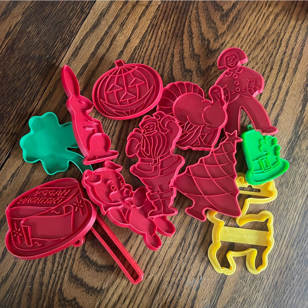 Vintage Retro Holiday Cookie Cutters🎅🏻🎃🦃